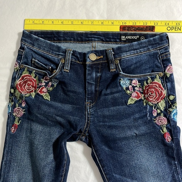 BLANKNYC Floral Embroidered Skinny Jeans size 27 - Picture 8 of 11